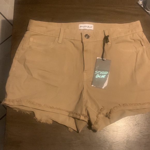 New | Studio Blue Mid Rise Raw Edge Cuffed short size 29 - Picture 2 of 8